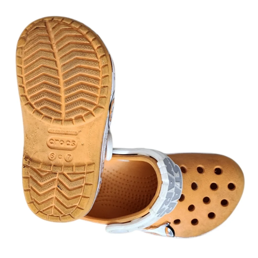 Crocs Kids' Star Wars BB-8 Droid Clogs Size C 6-7 *FLAWED* *Play Shoes*